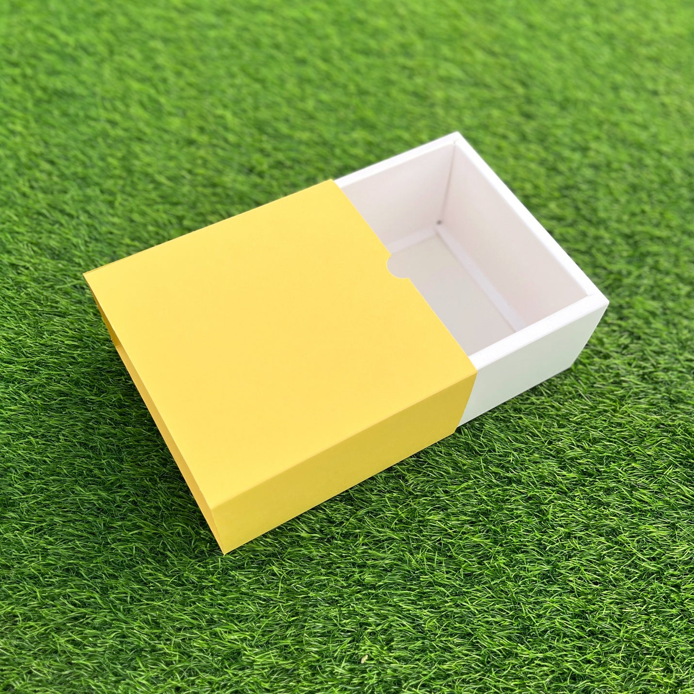 FESTIVE SLIDE BOX (6 X 6 X 3.25)