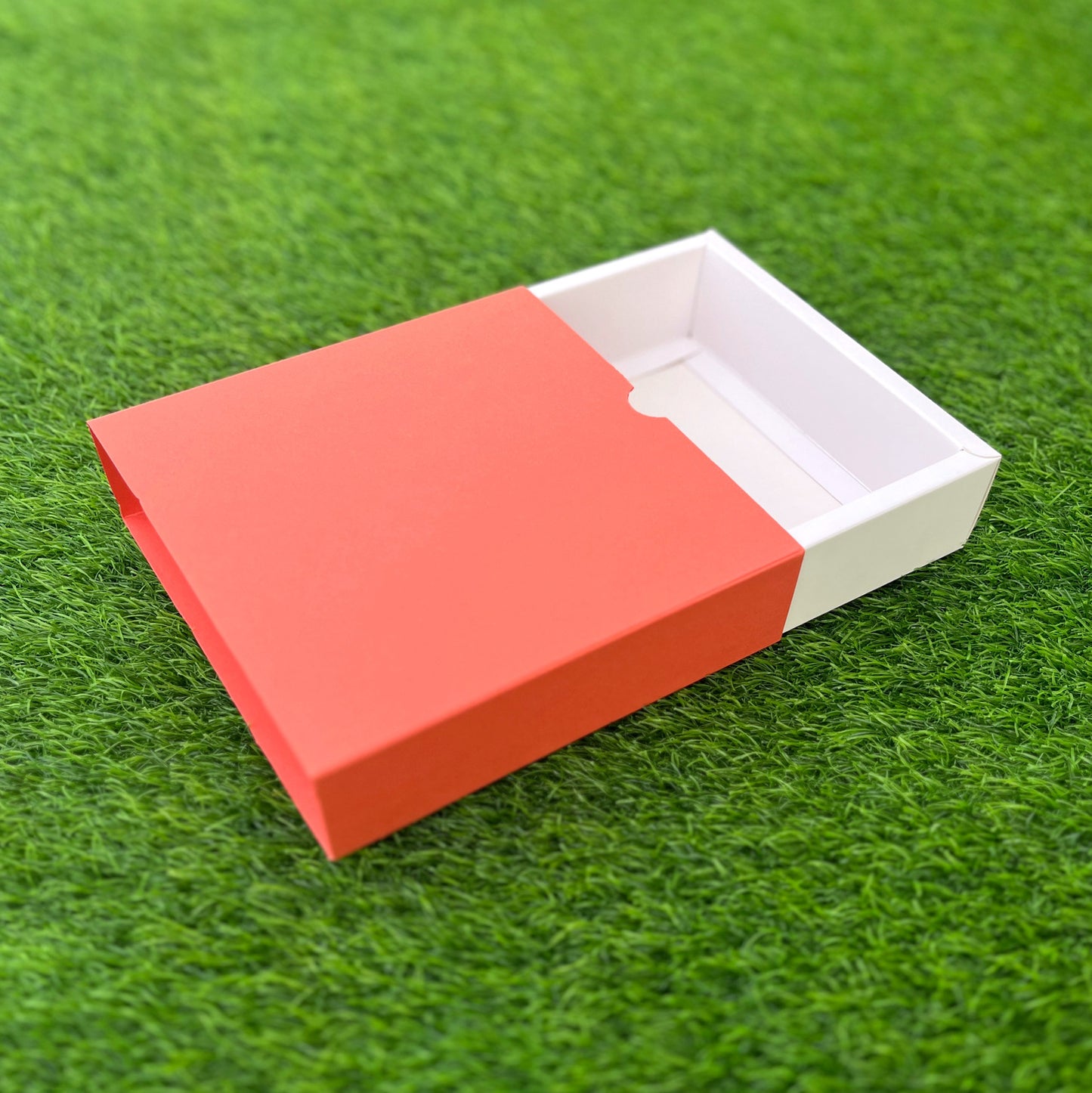 FESTIVE SLIDE BOX (6 X 6 X 2)