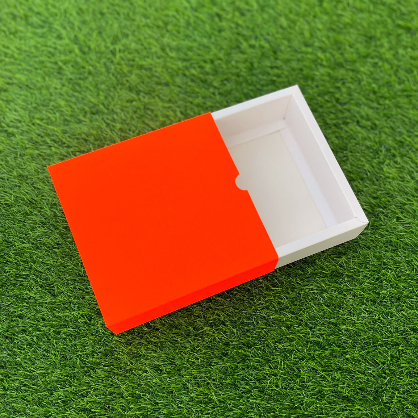 FESTIVE SLIDE BOX (6 X 6 X 2)