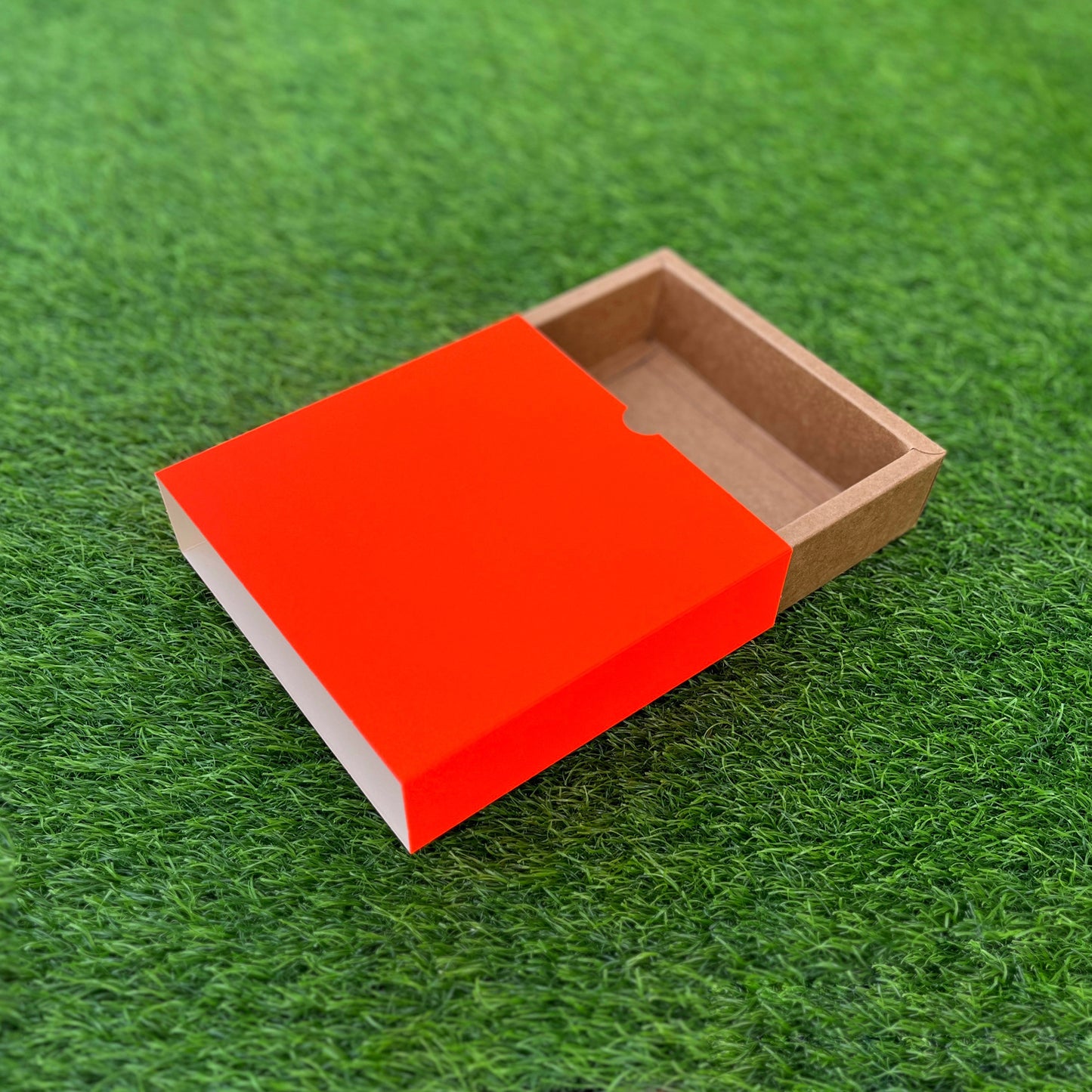 FESTIVE SLIDE BOX (6 X 6 X 2)