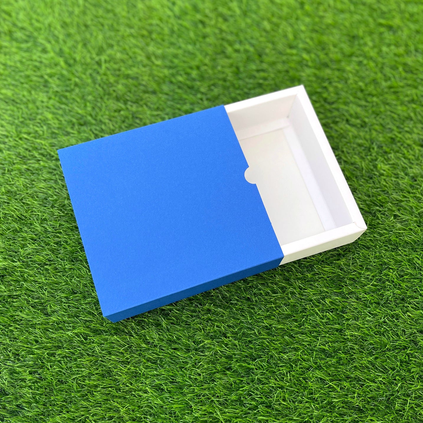 FESTIVE SLIDE BOX (6 X 6 X 2)