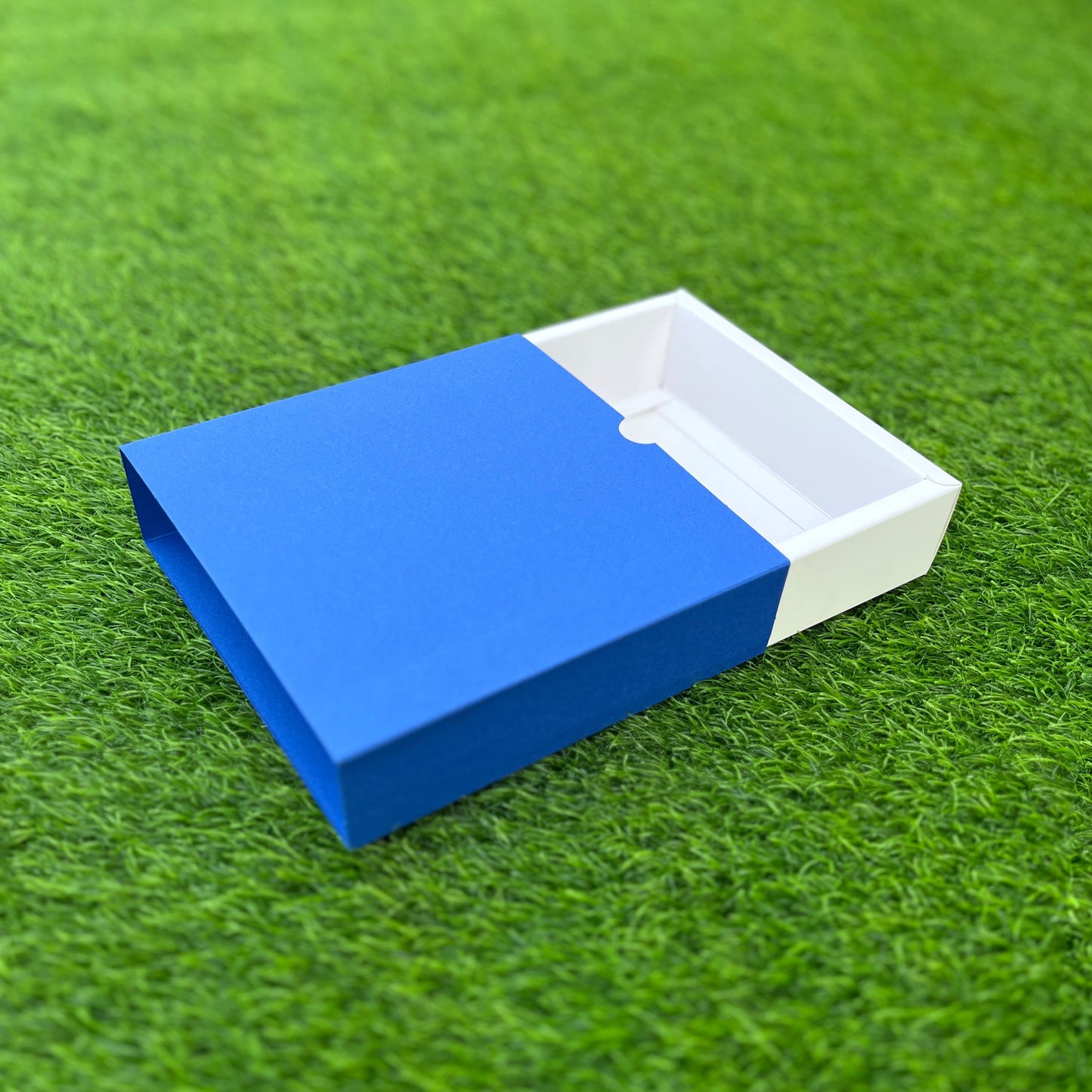 FESTIVE SLIDE BOX (6 X 6 X 2)