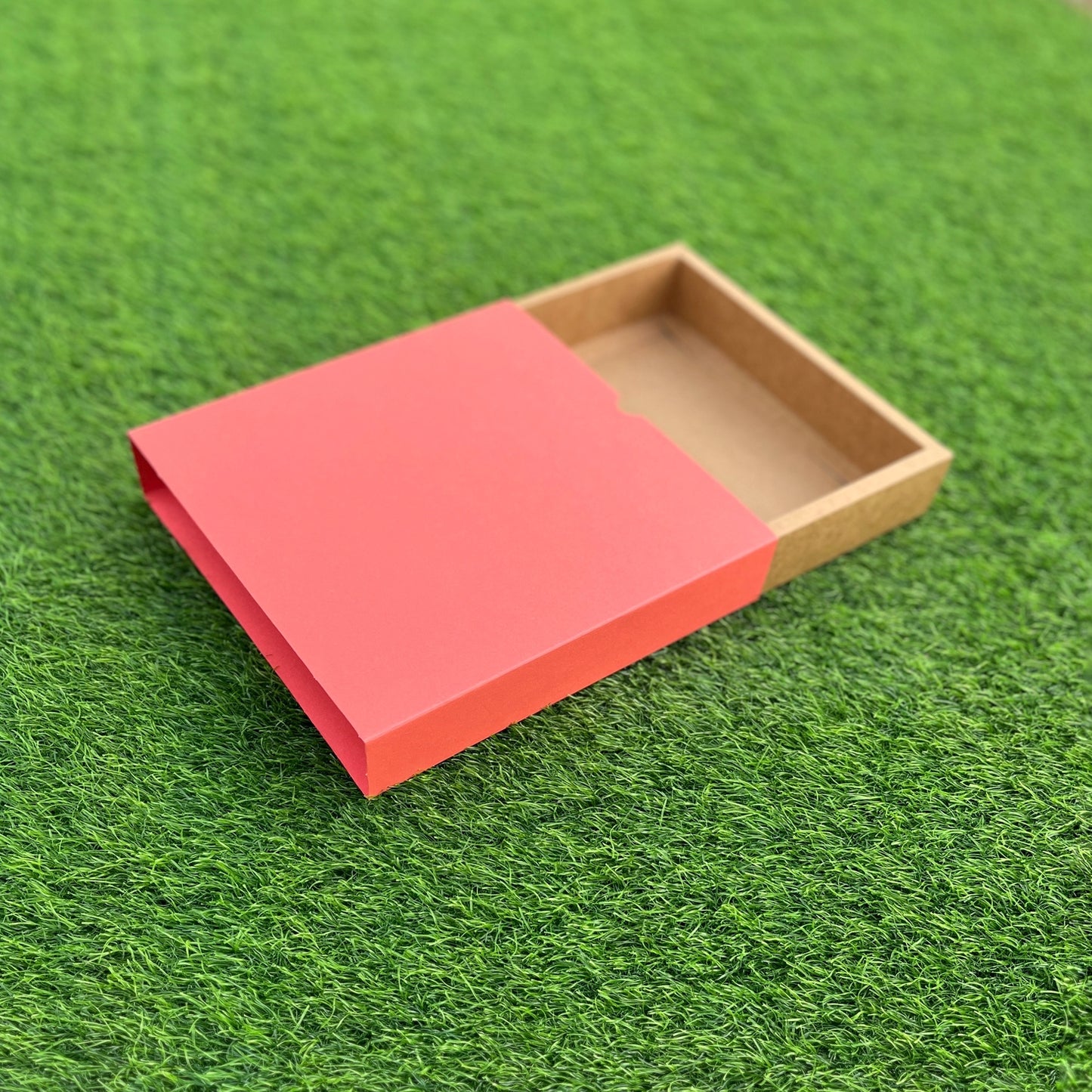 FESTIVE SLIDE BOX (9 X 9 X 2)