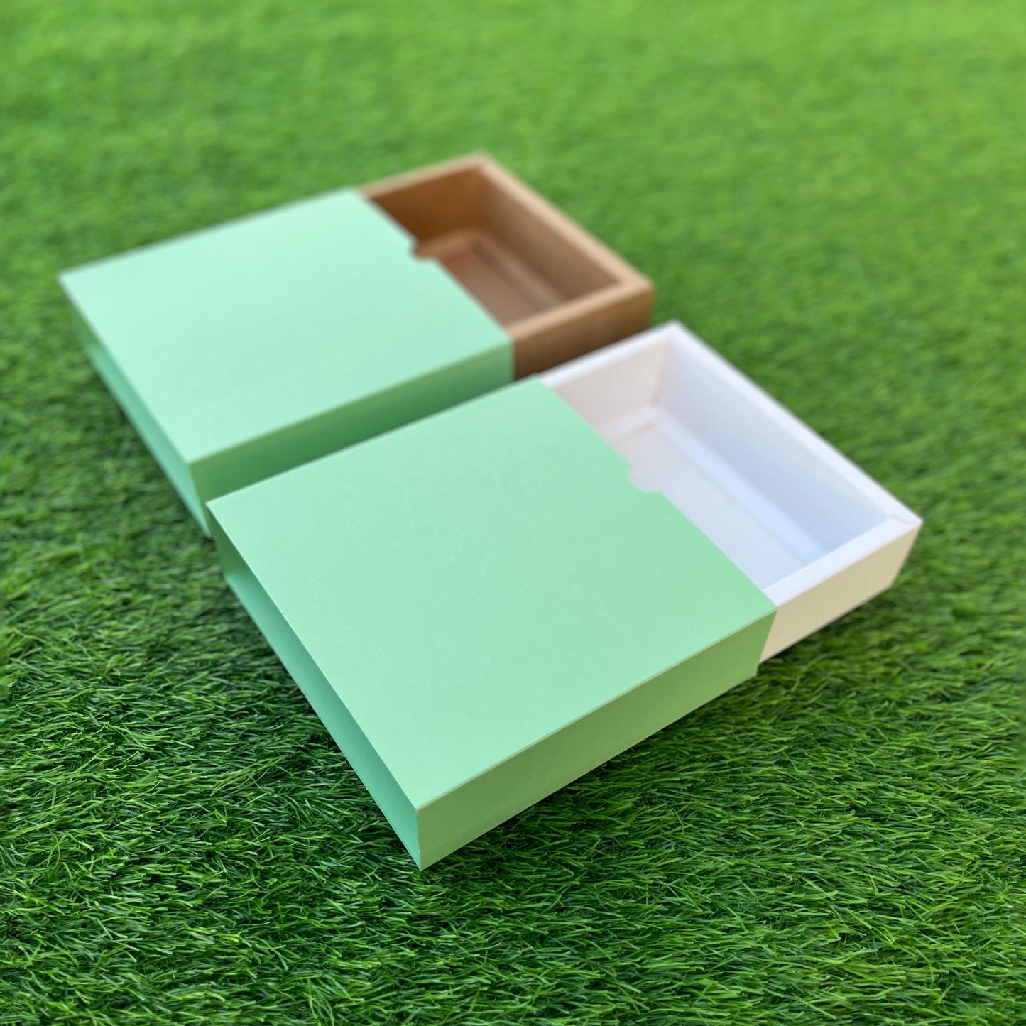 FESTIVE SLIDE BOX (6 X 6 X 2)