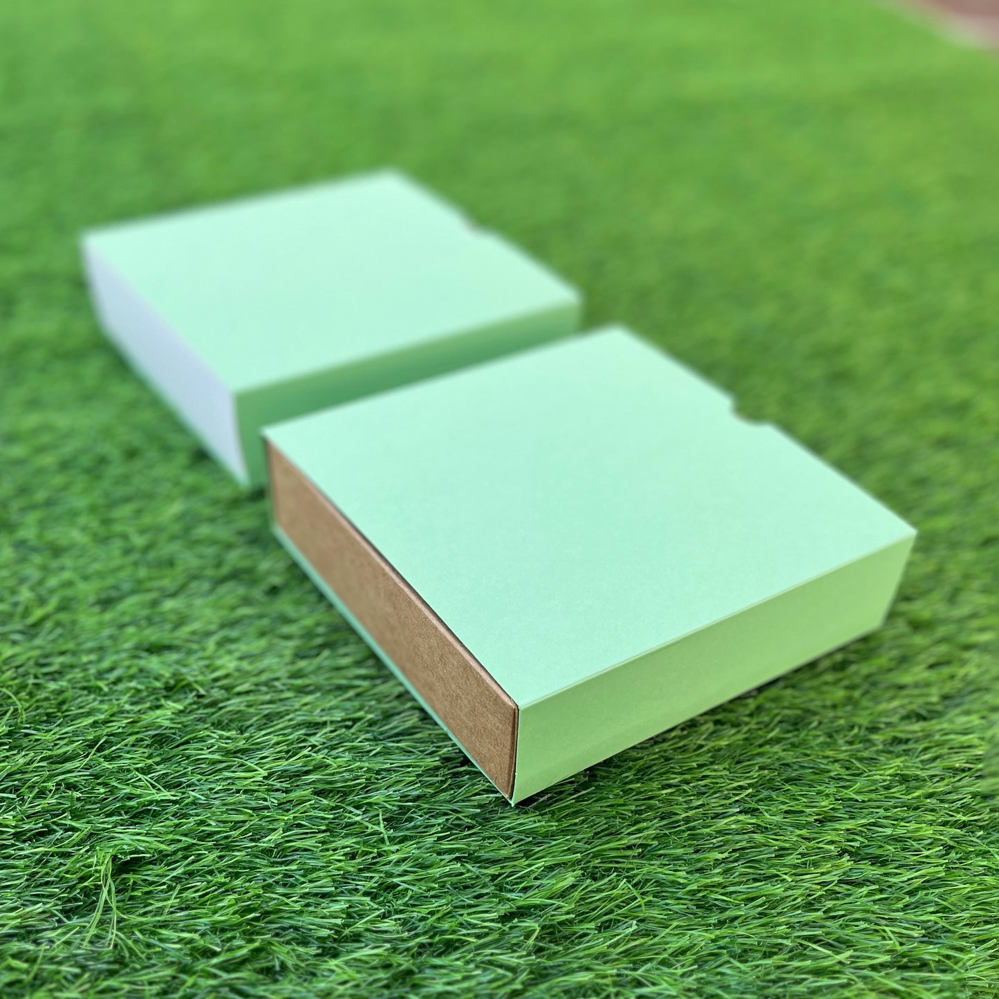 FESTIVE SLIDE BOX (6 X 6 X 2)