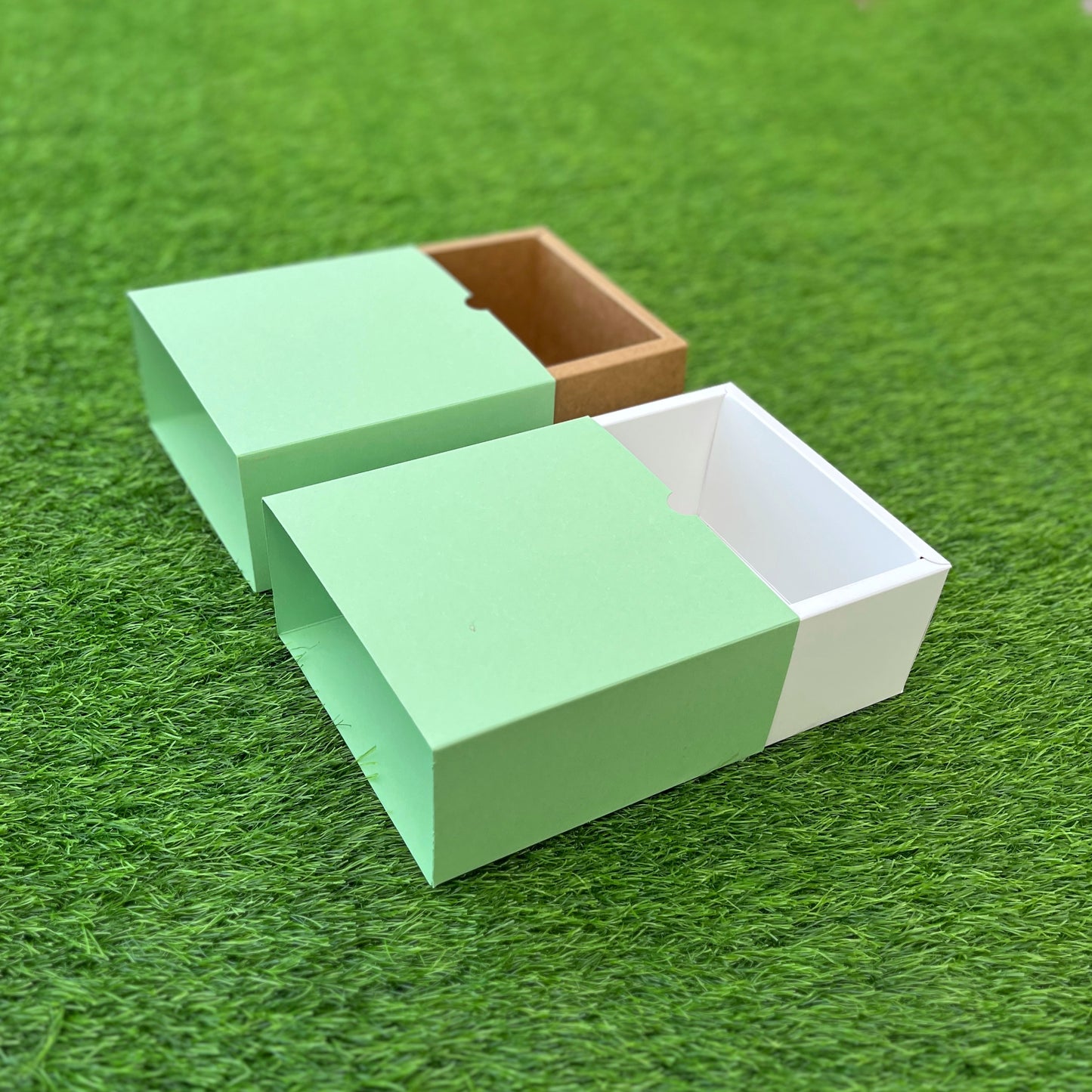 FESTIVE SLIDE BOX (6 X 6 X 3.25)