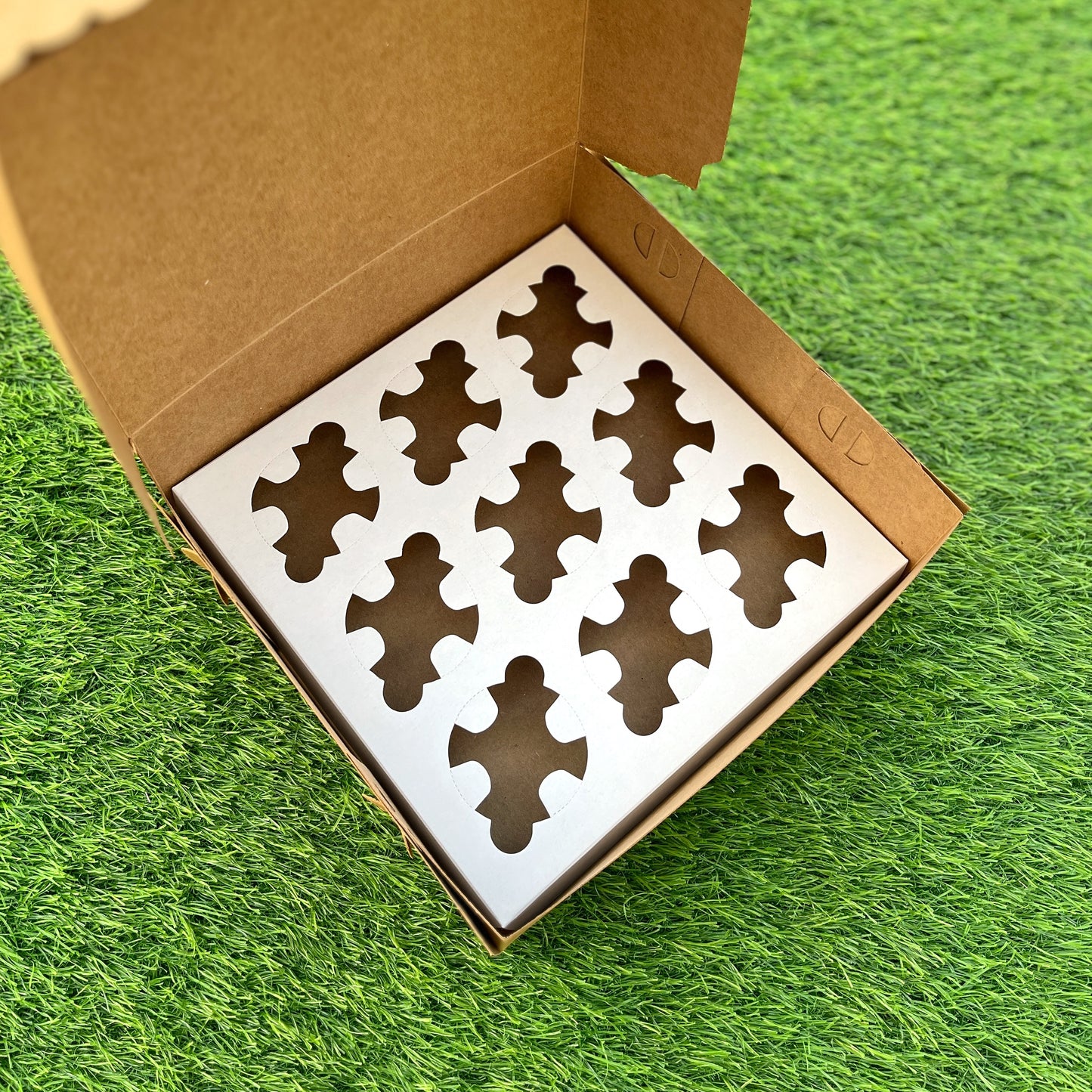 9 PC CUPCAKE BOX