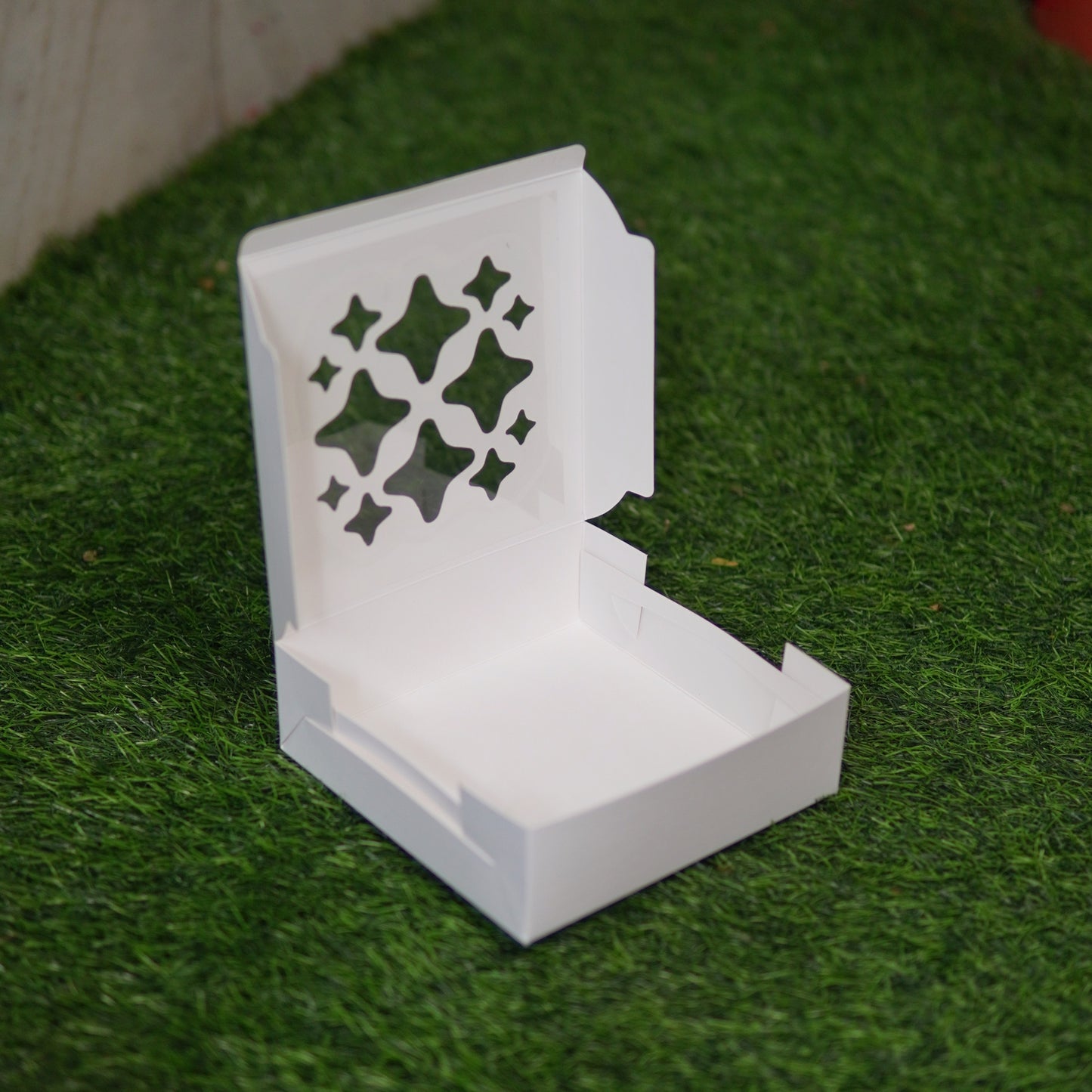 4 PC BROWNIE STAR WINDOW BOX