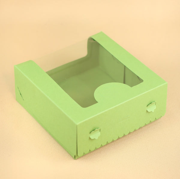 SHORT CAKE WINDOW BOX