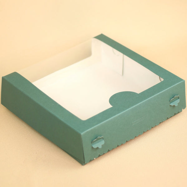 SHORT CAKE WINDOW BOX