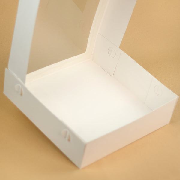 SHORT CAKE WINDOW BOX