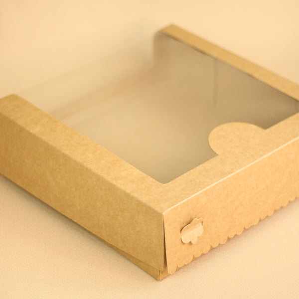 SHORT CAKE WINDOW BOX