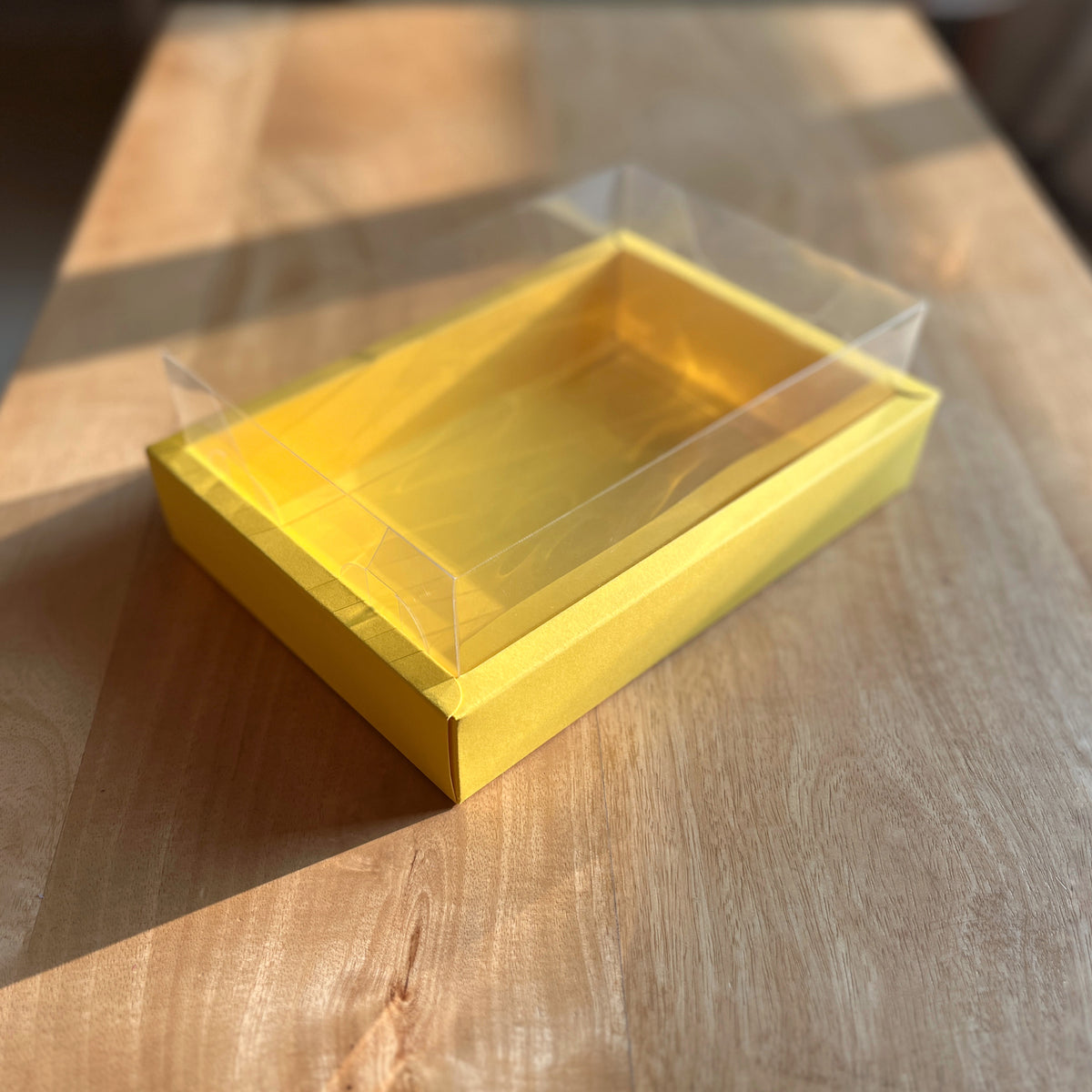 FESTIVE WINDOW BOX (9 X 6 X 3.5)