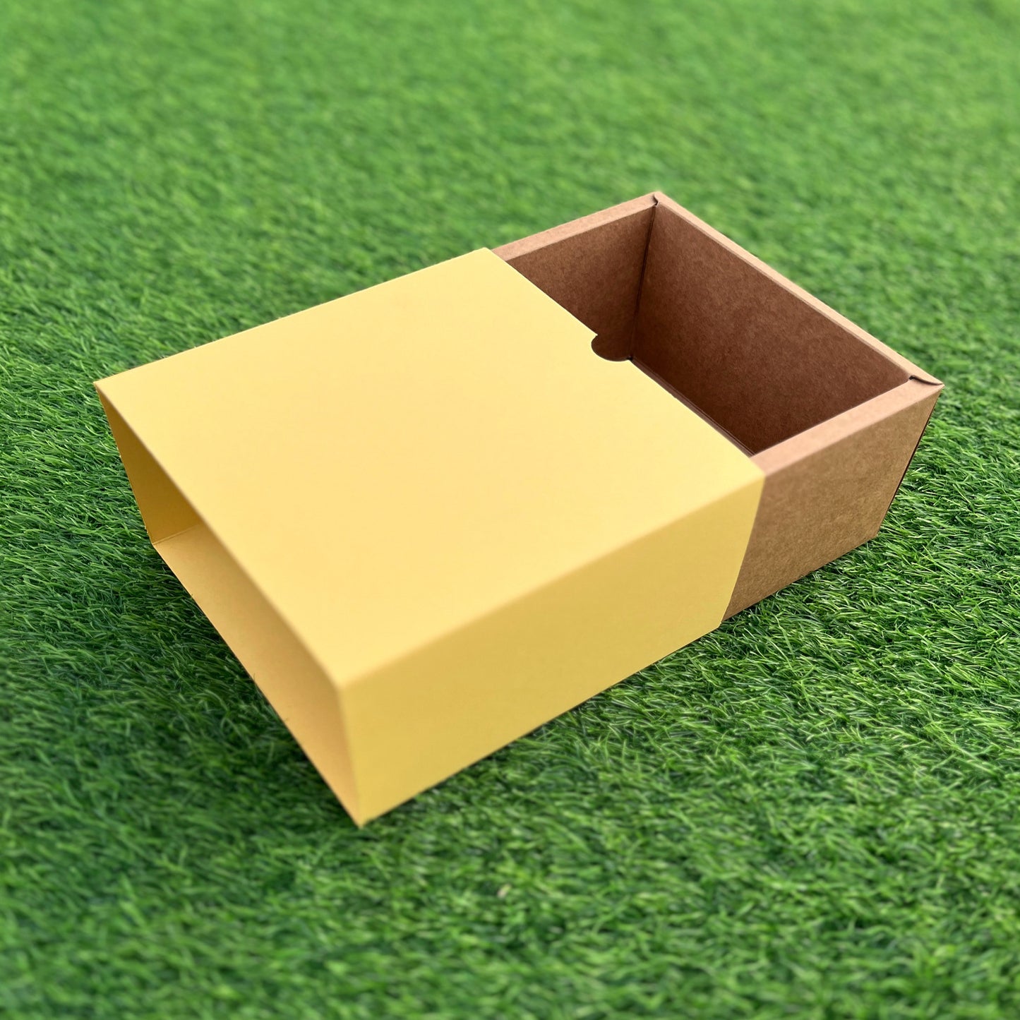 FESTIVE SLIDE BOX (6 X 6 X 3.25)