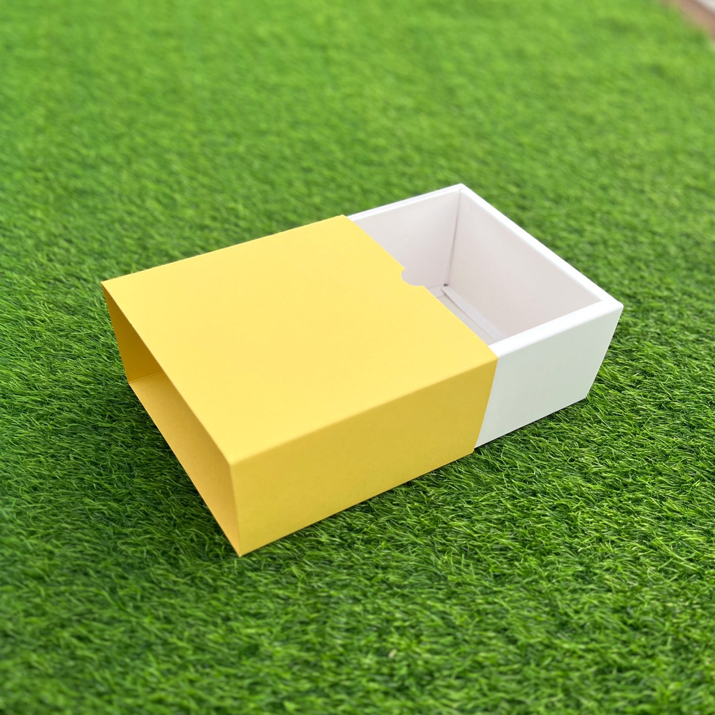 FESTIVE SLIDE BOX (6 X 6 X 3.25)