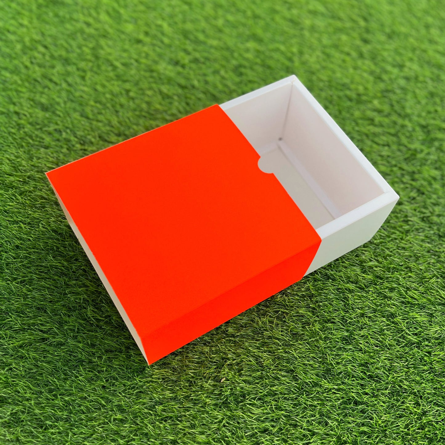 FESTIVE SLIDE BOX (6 X 6 X 3.25)