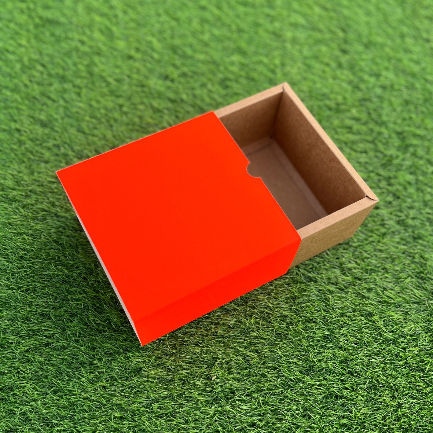 FESTIVE SLIDE BOX (6 X 6 X 3.25)