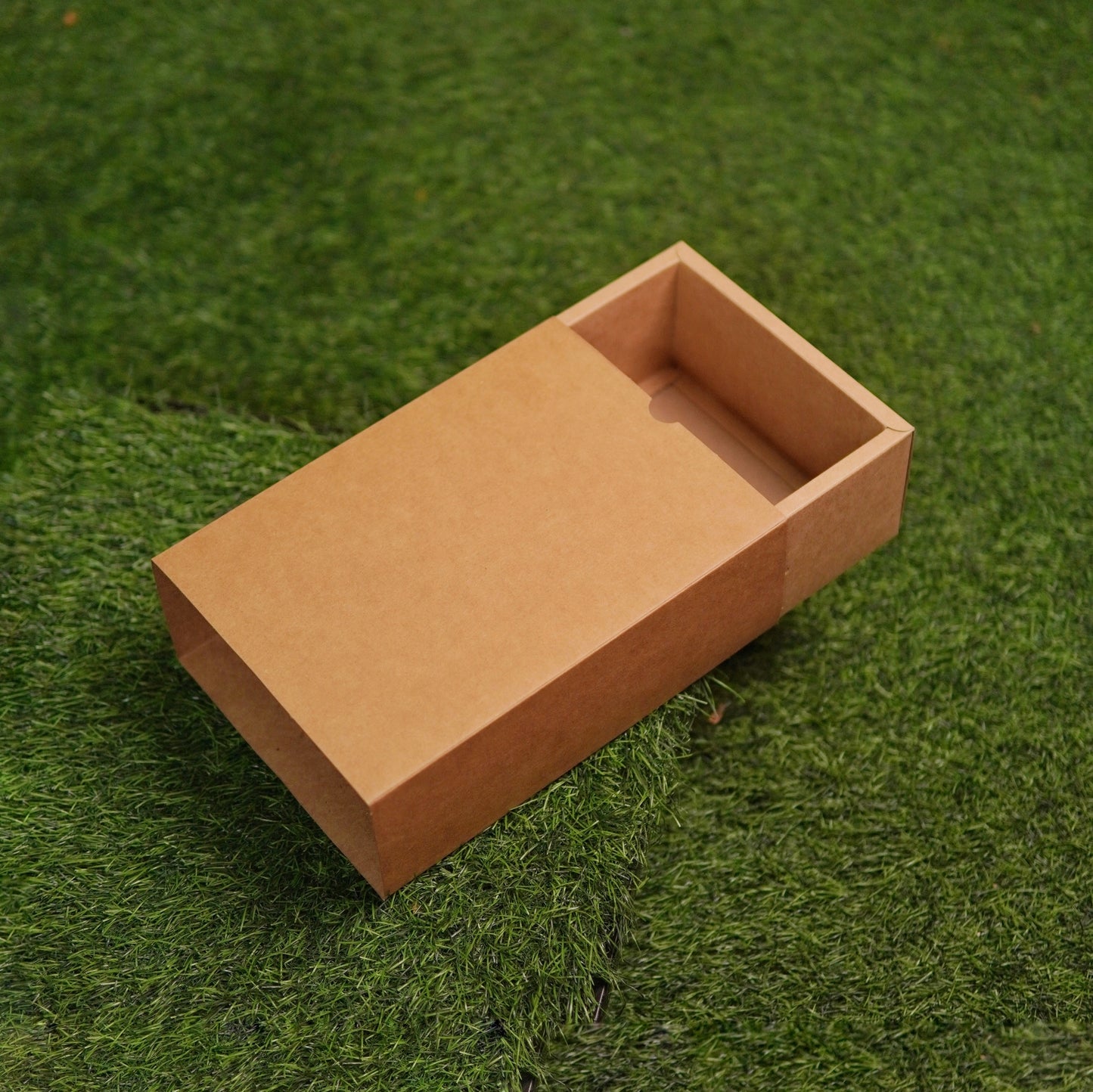 FESTIVE SLIDE BOX (9 X 6 X 3.25)