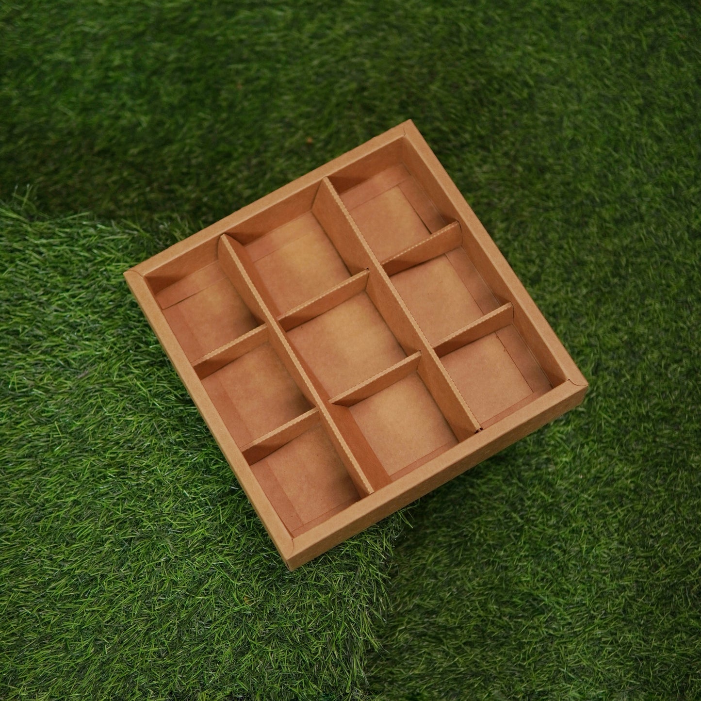 FESTIVE SLIDE BOX (9 X 9 X 2)