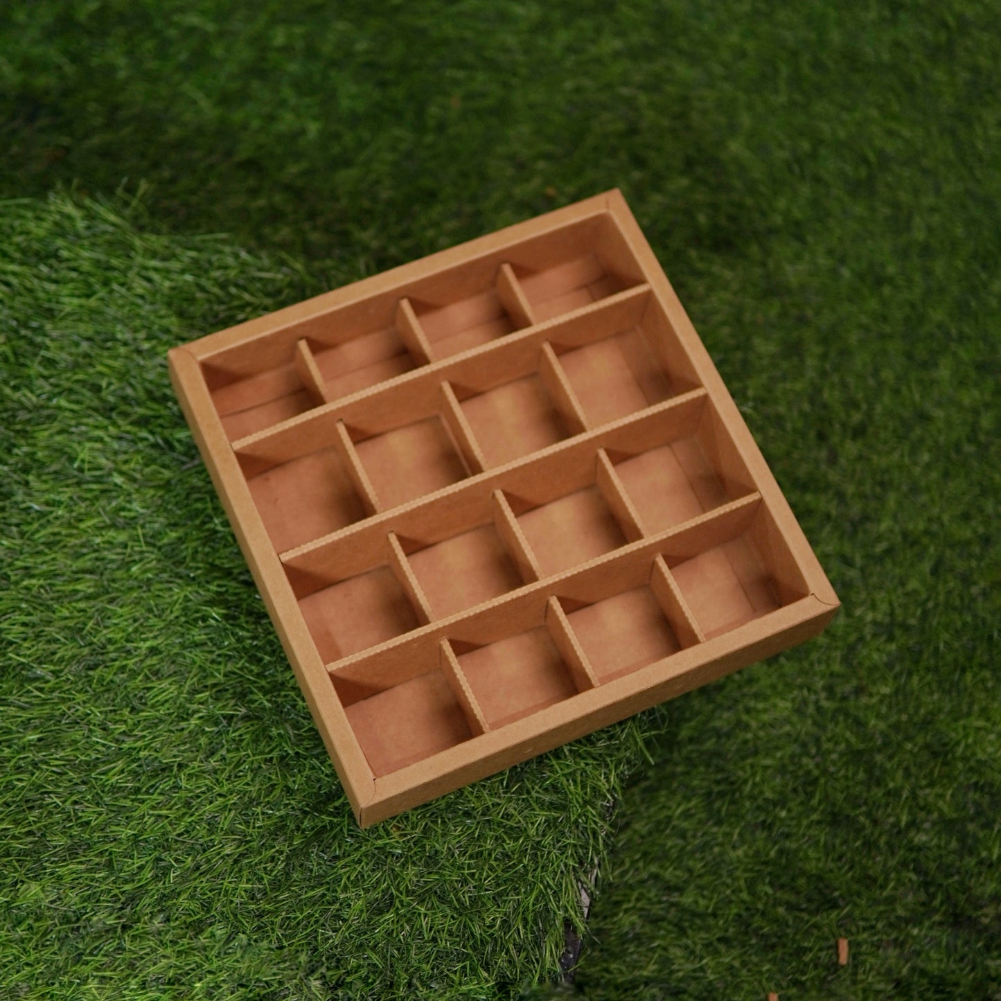 FESTIVE SLIDE BOX (9 X 9 X 2)