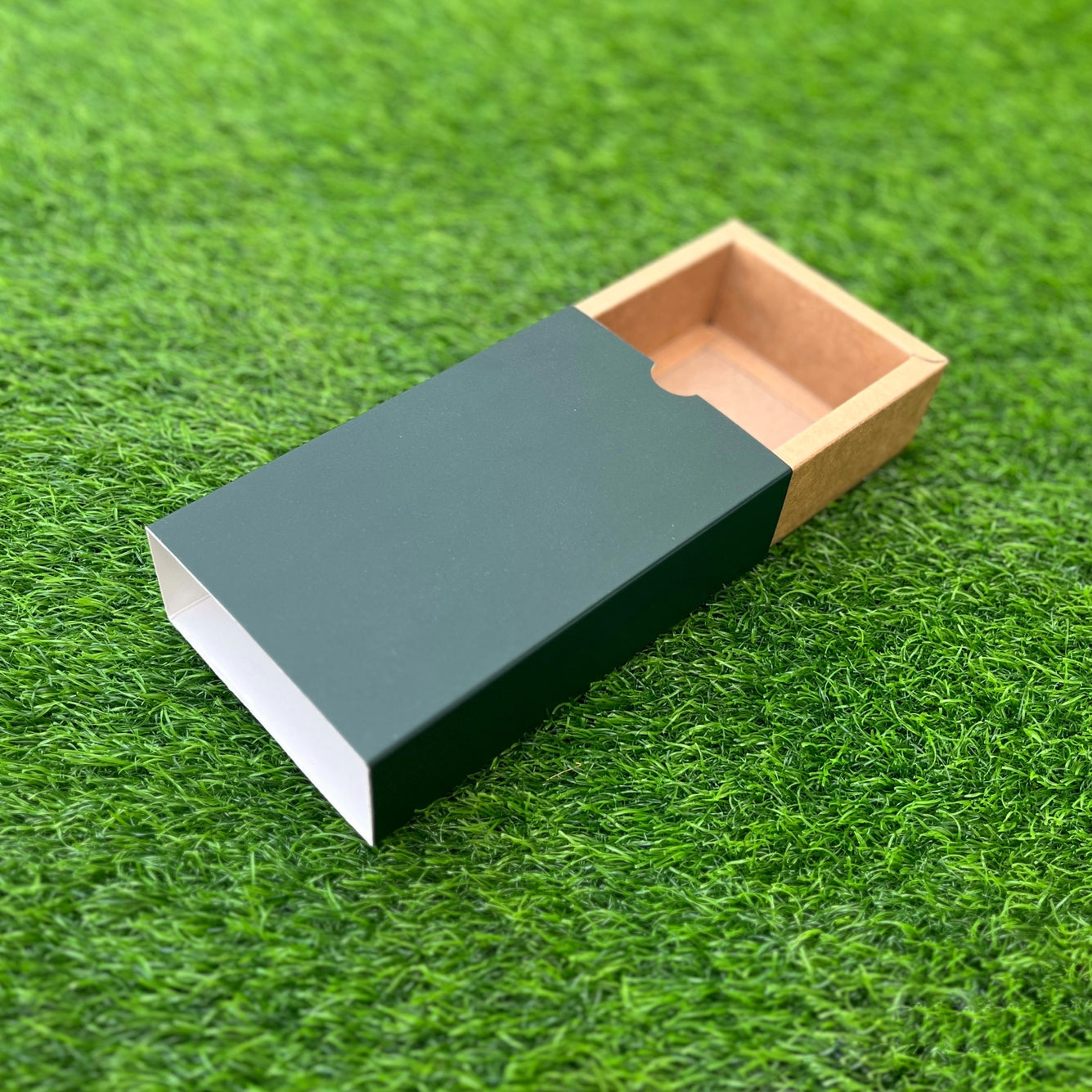 FESTIVE SLIDE BOX (6 X 3 X 2)