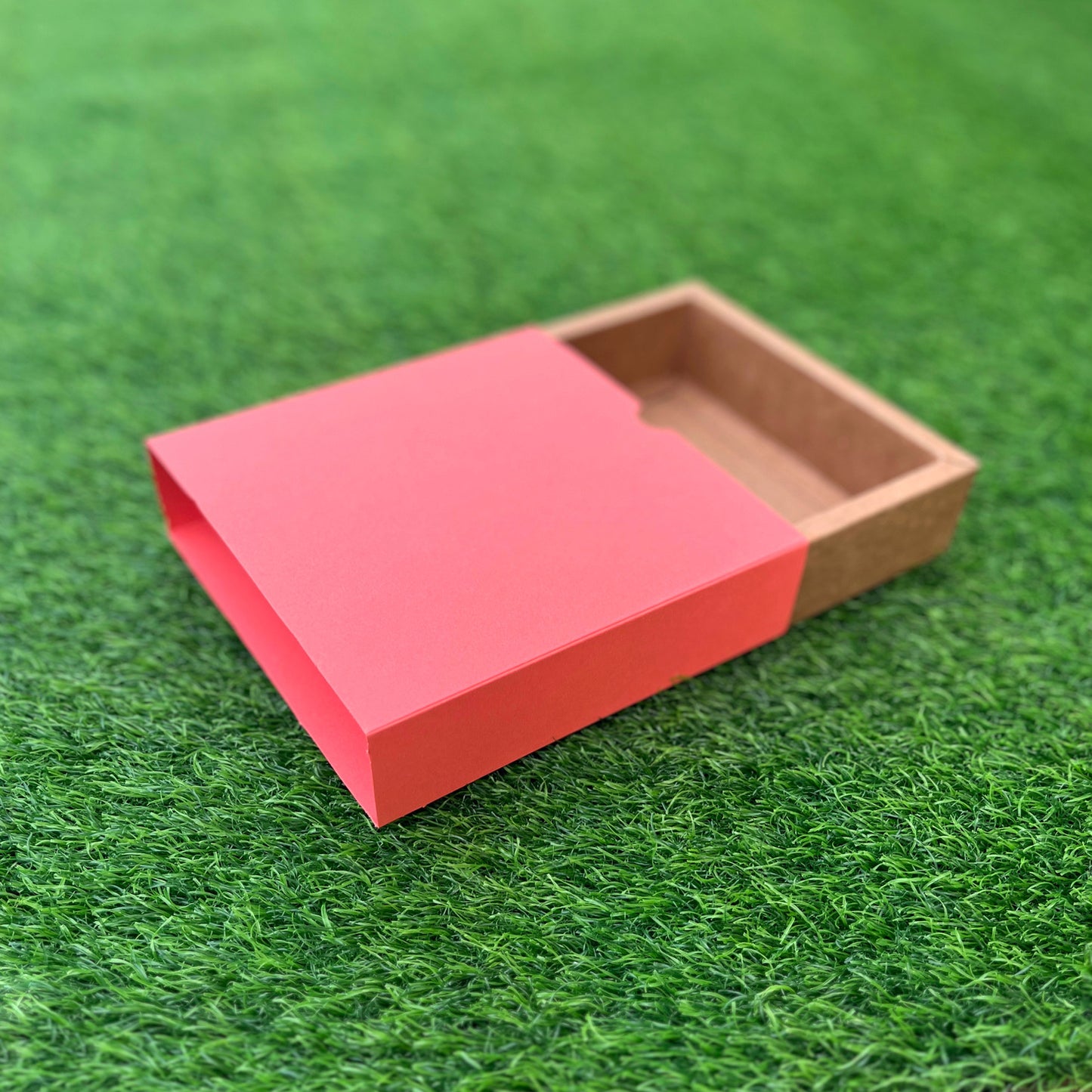 FESTIVE SLIDE BOX (6 X 6 X 2)
