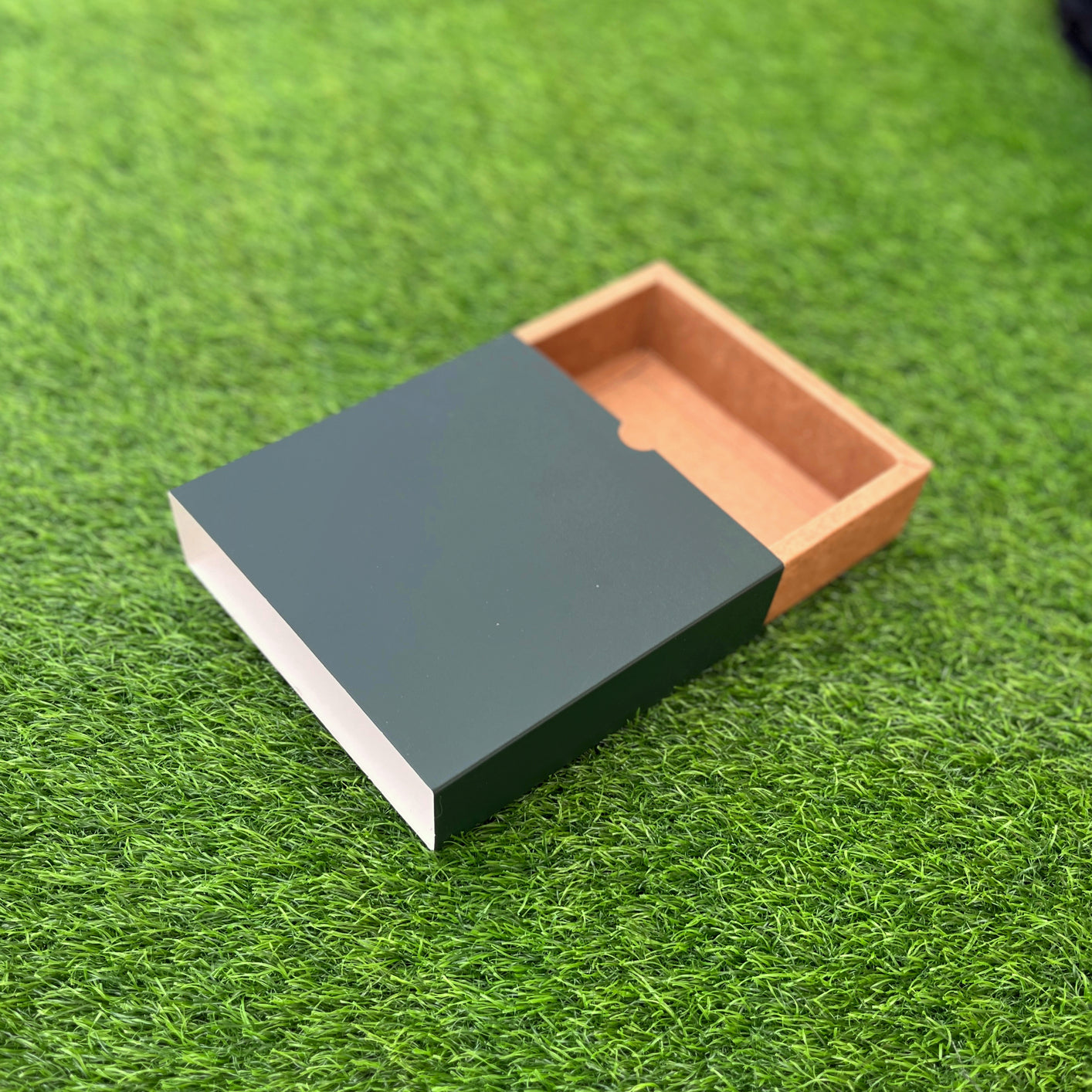 FESTIVE SLIDE BOX (6 X 6 X 2)