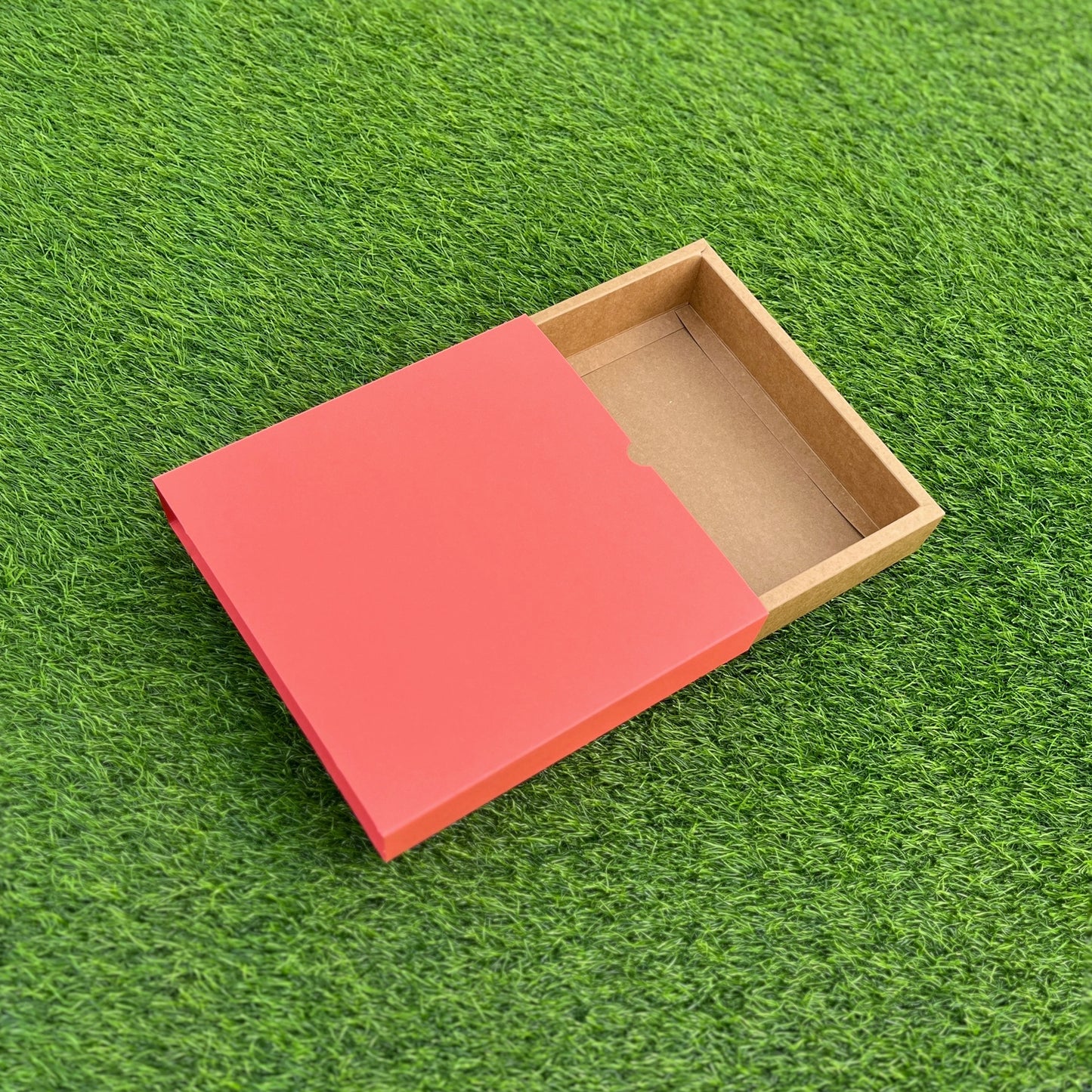 FESTIVE SLIDE BOX (9 X 9 X 2)
