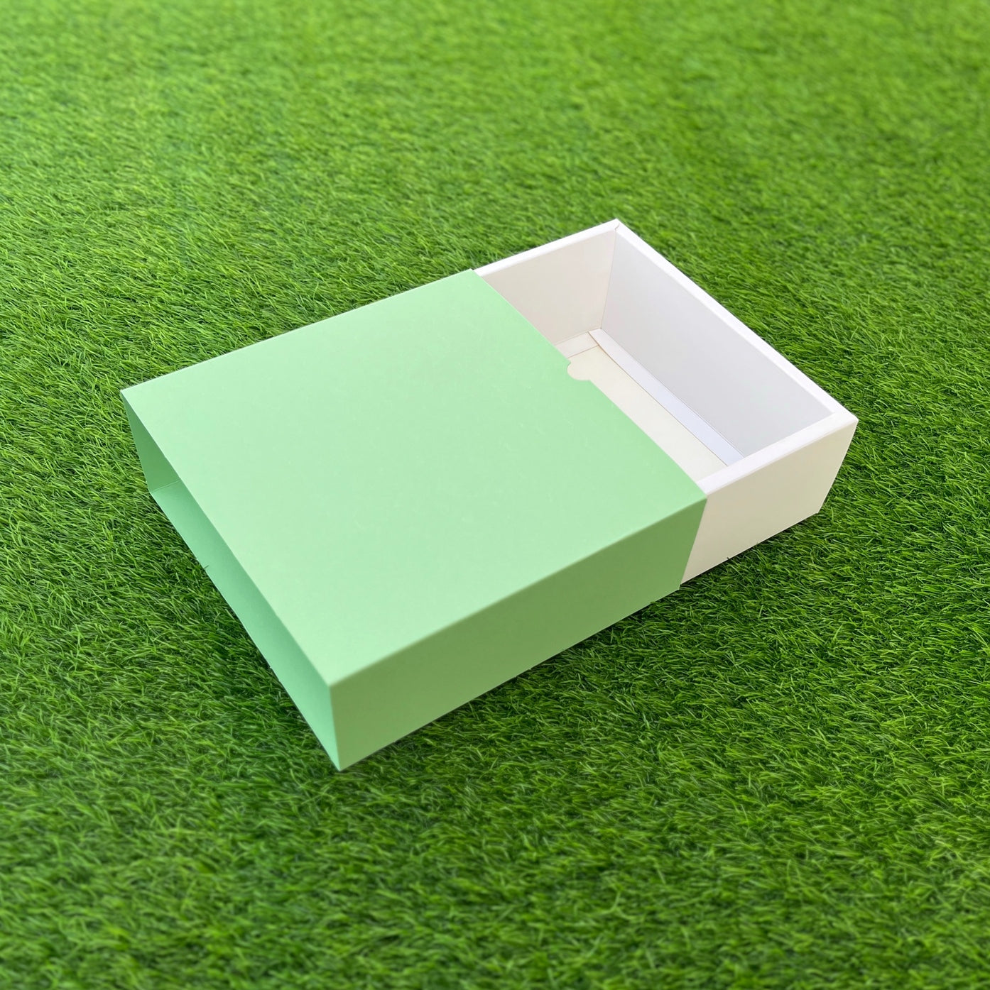 FESTIVE SLIDE BOX (9 X 9 X 3.25)