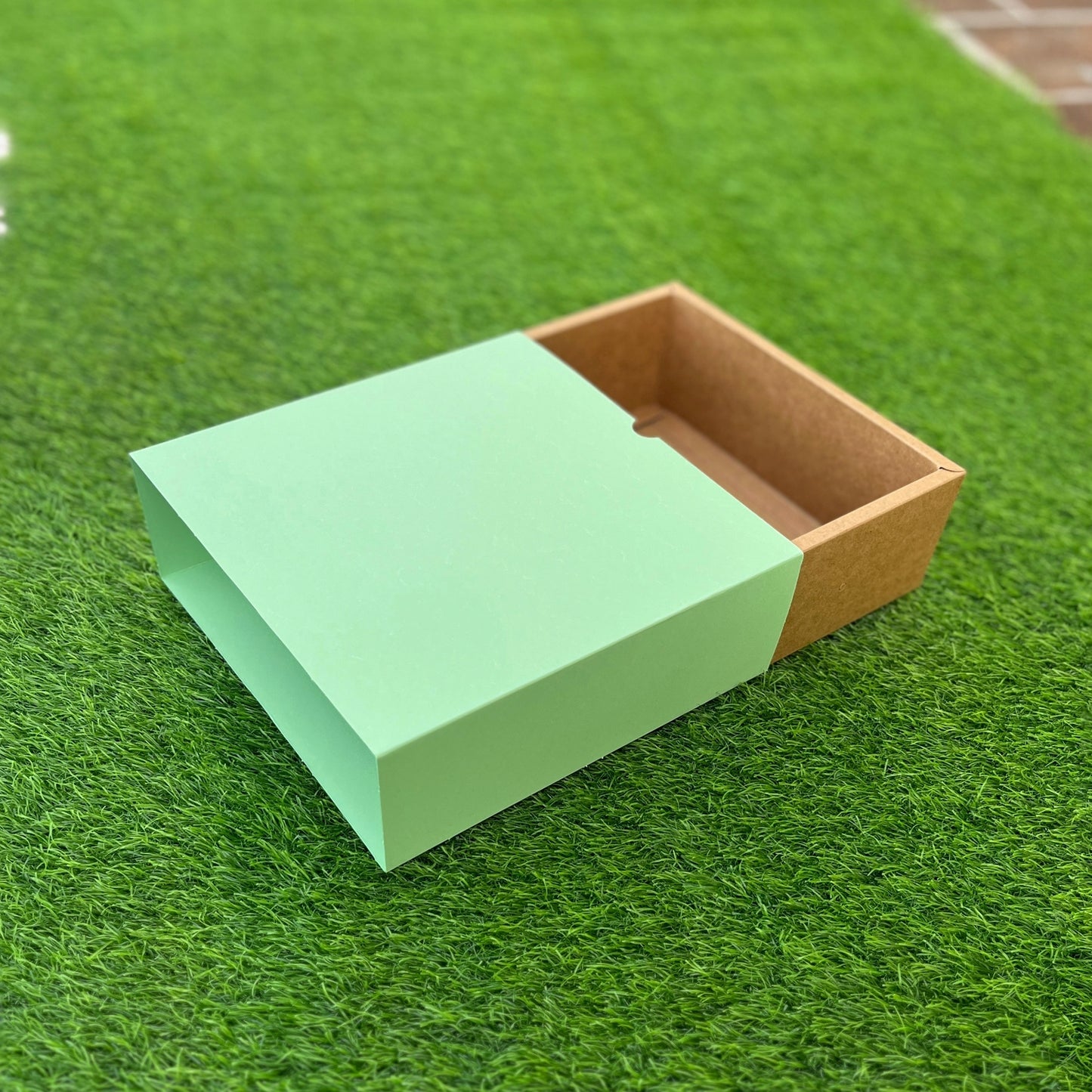 FESTIVE SLIDE BOX (9 X 9 X 3.25)
