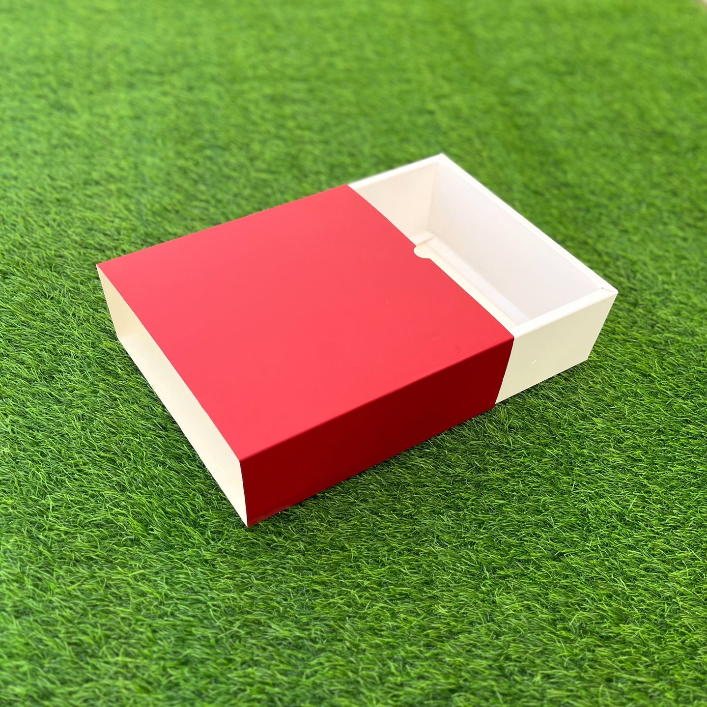FESTIVE SLIDE BOX (9 X 9 X 3.25)