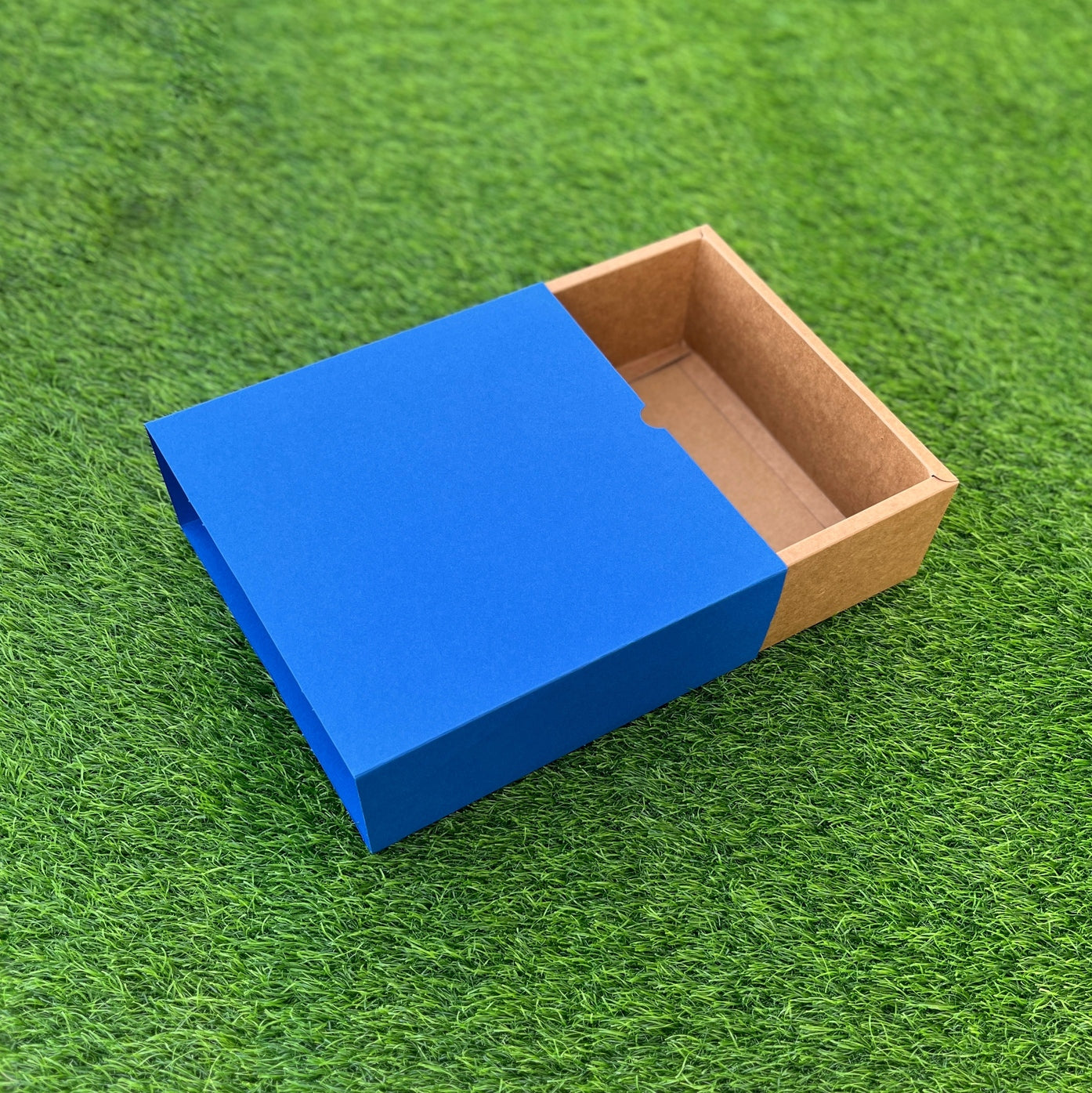 FESTIVE SLIDE BOX (9 X 9 X 3.25)