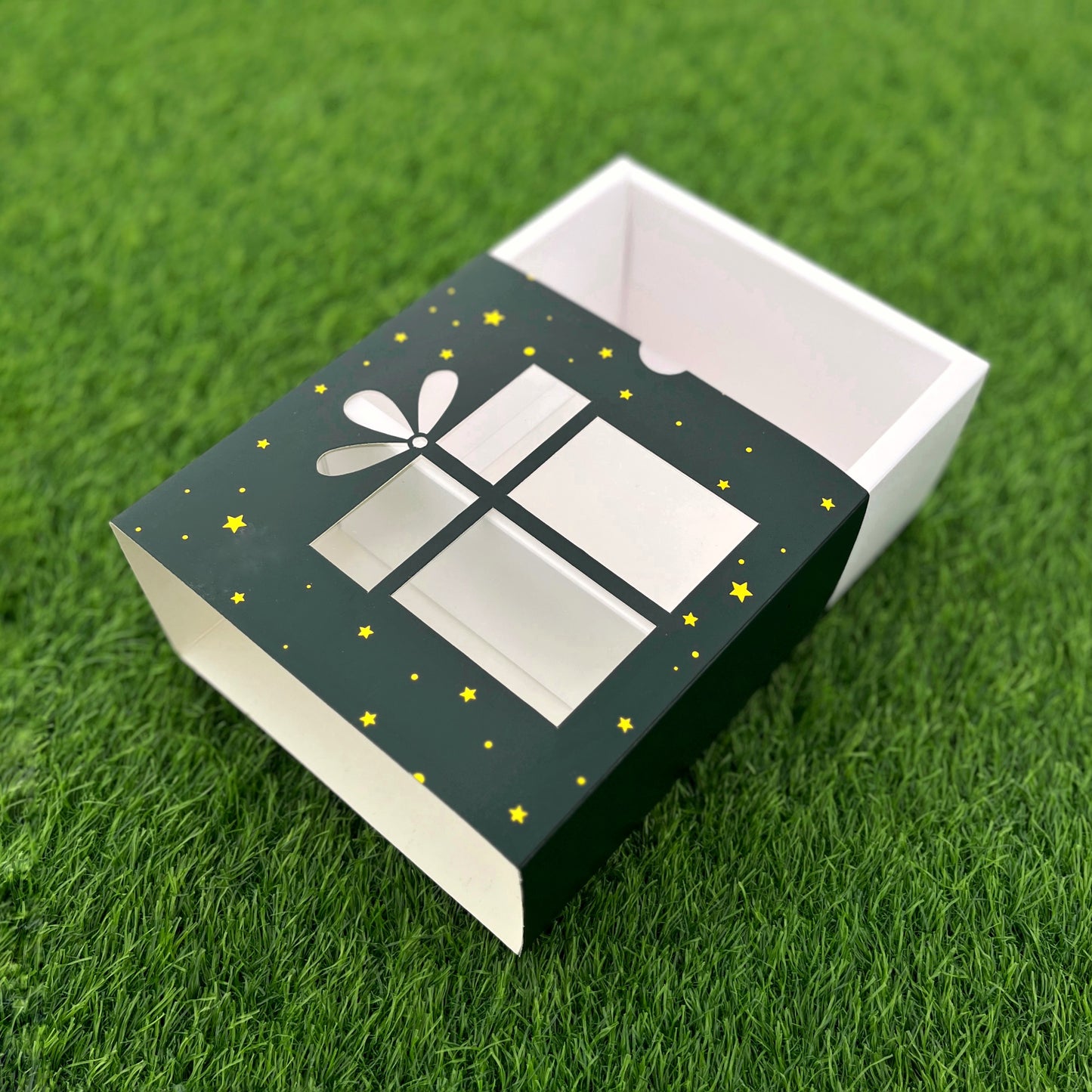 6 X 6 X 3.25 CHRISTMAS (24) (G) WINDOW SLIDE BOX